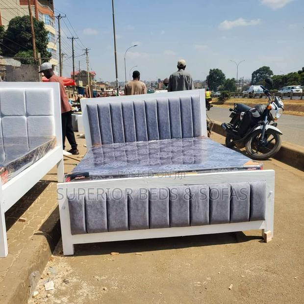 5x6 Elegant Grey Channel-Tufted Mocket Bed