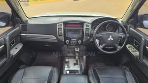 Mitsubishi Pajero V80 3.2 DI-D 2016 Silver