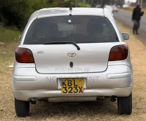 Toyota Vitz 2004 Silver