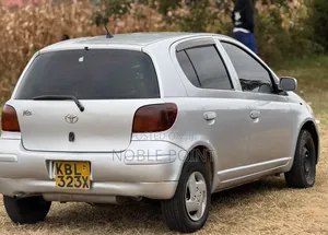 Toyota Vitz 2004 Silver