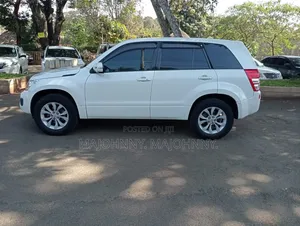 Suzuki Escudo 2012 White