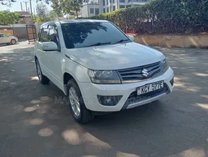 Suzuki Escudo 2012 White