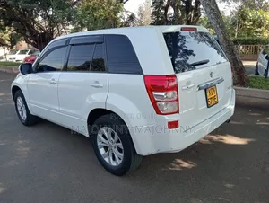 Suzuki Escudo 2012 White