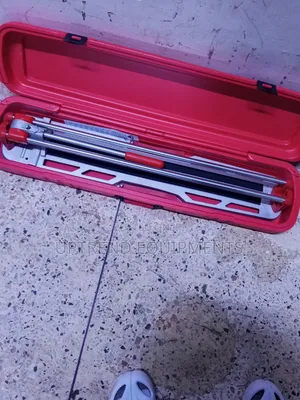Heavy Duty Tiles Cutting Machine