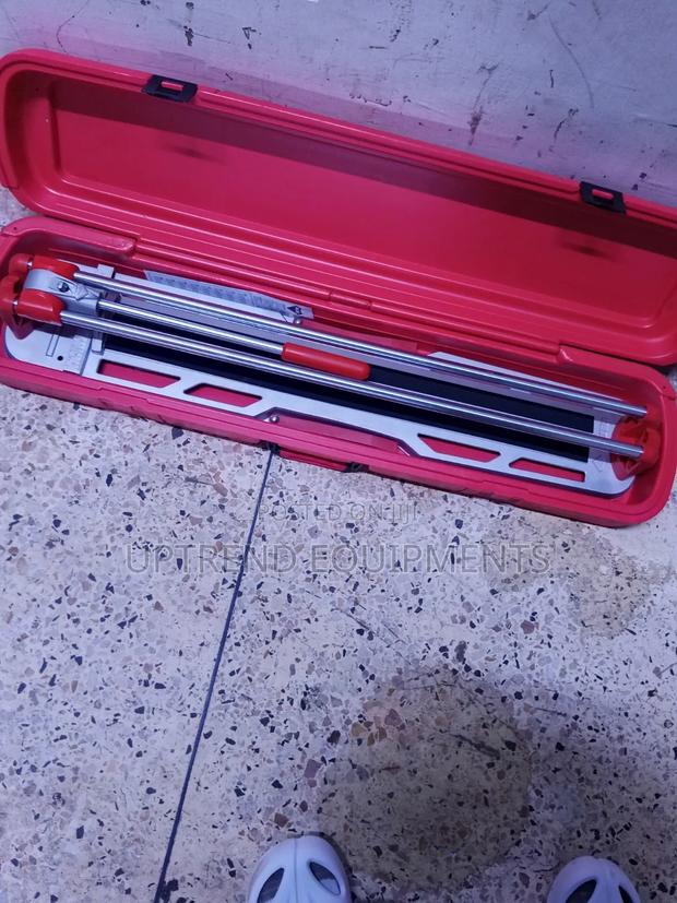 Heavy Duty Tiles Cutting Machine