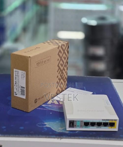 MikroTik RB951 Series 5-Port Wireless Router - White - main view