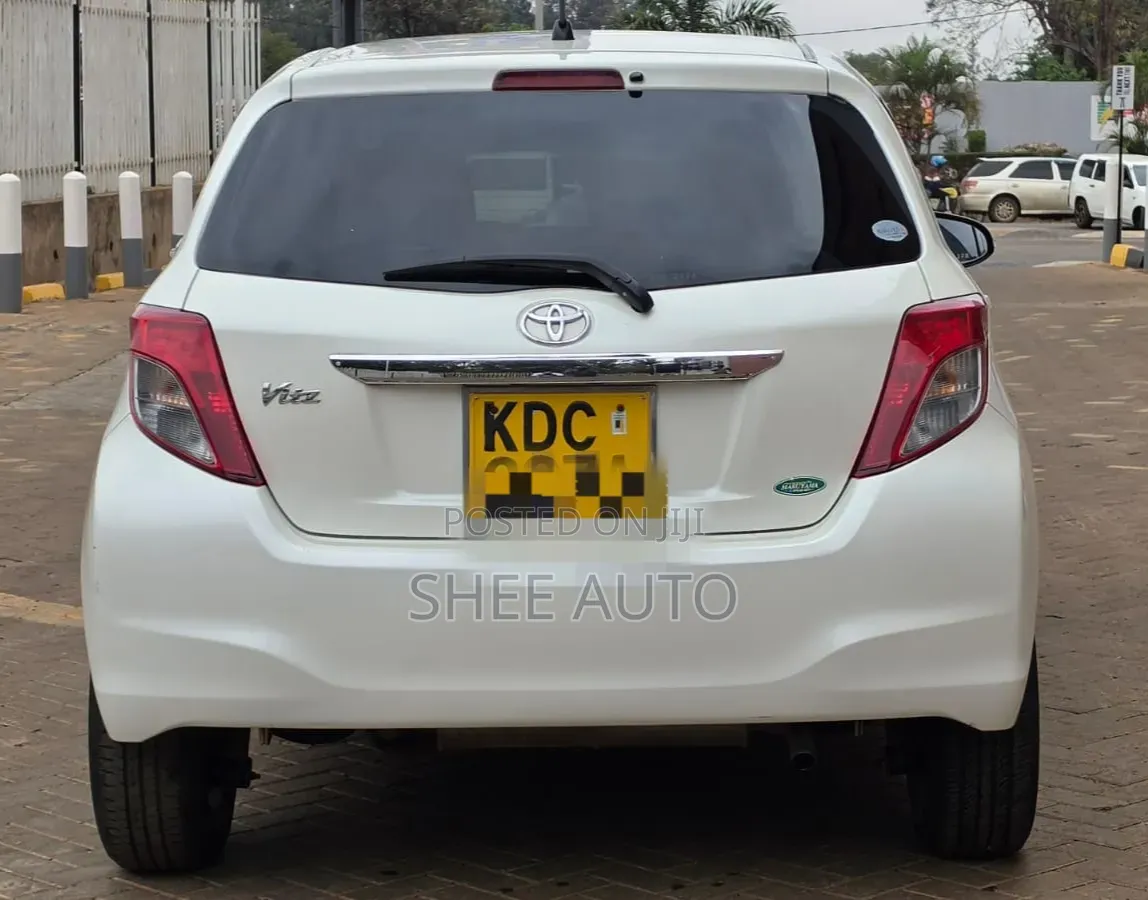 Toyota Vitz 2013 White