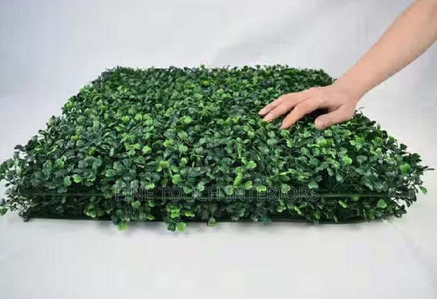 Artificial Hedge Panels for Balcony Décor