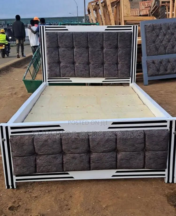 5x6 Modern Grey Grid-Tufted Mocket Bed