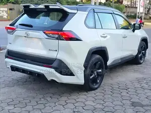 Toyota RAV4 Adventure AWD 2020 White