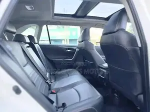 Toyota RAV4 Adventure AWD 2020 White