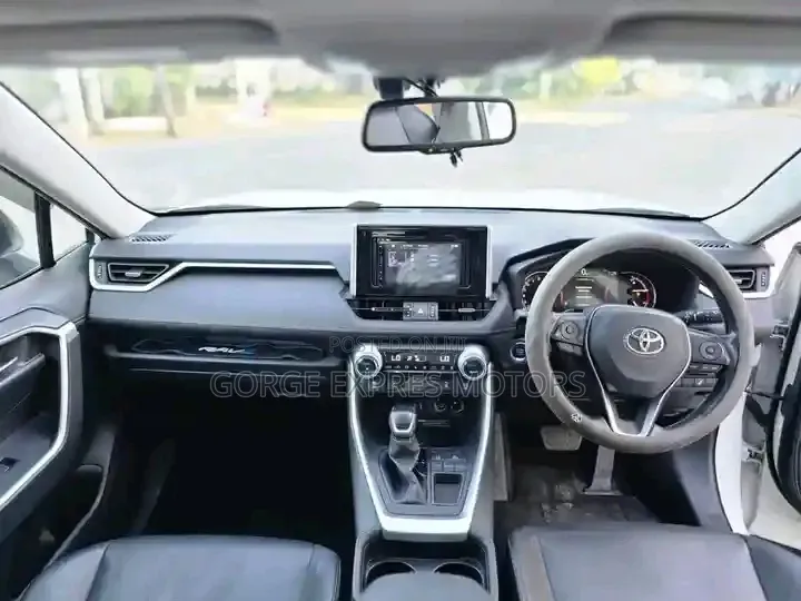Toyota RAV4 Adventure AWD 2020 White