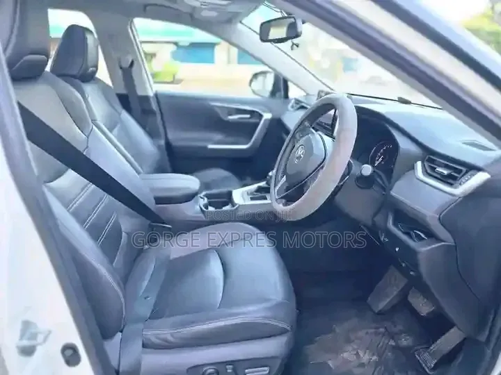 Toyota RAV4 Adventure AWD 2020 White