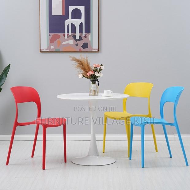 Office Chair; Retro Plastic Visitors Chair. - thumbnail 3
