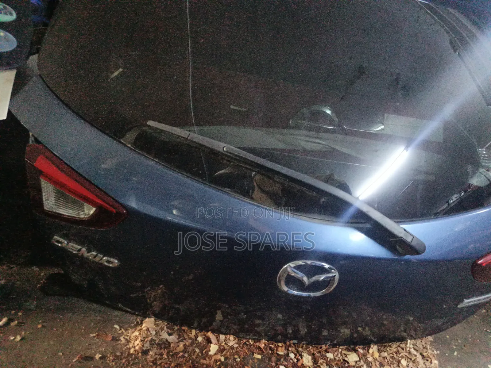 Mazda Demio. Boot