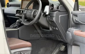 Toyota Land Cruiser 2024 White
