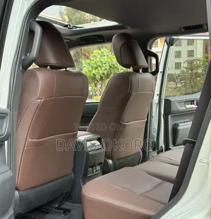 Toyota Land Cruiser 2024 White