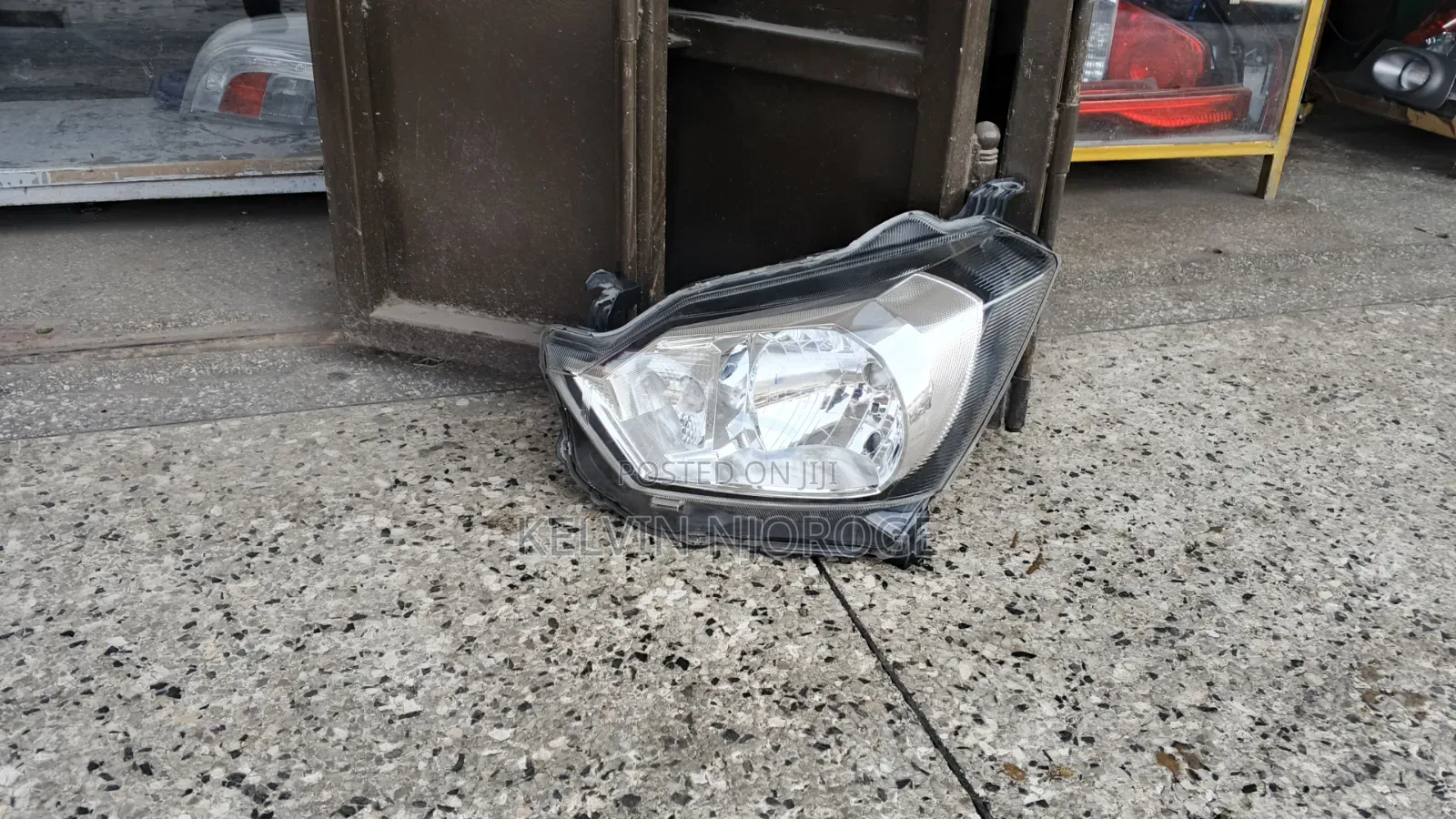 Daihatsu Mira Headlight