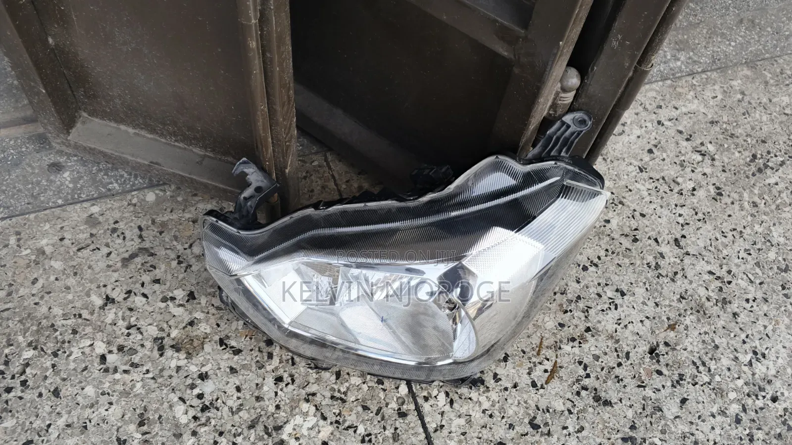 Daihatsu Mira Headlight