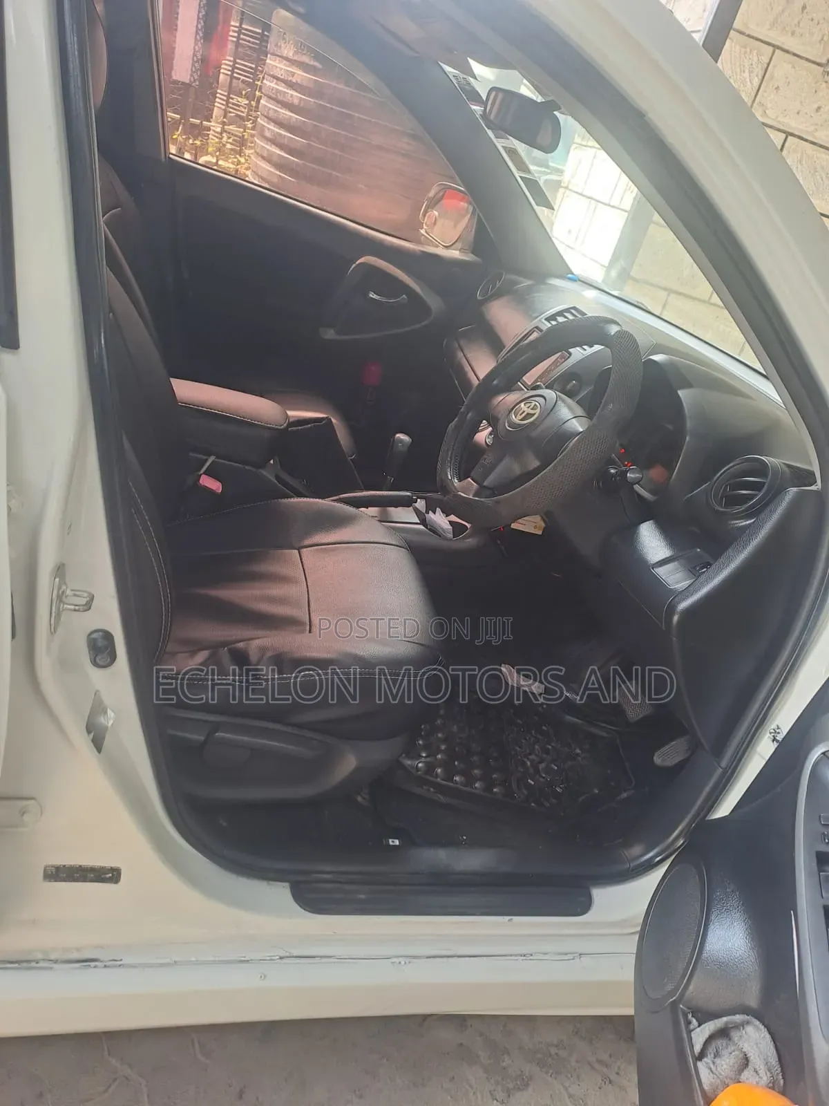 Toyota RAV4 2012 White