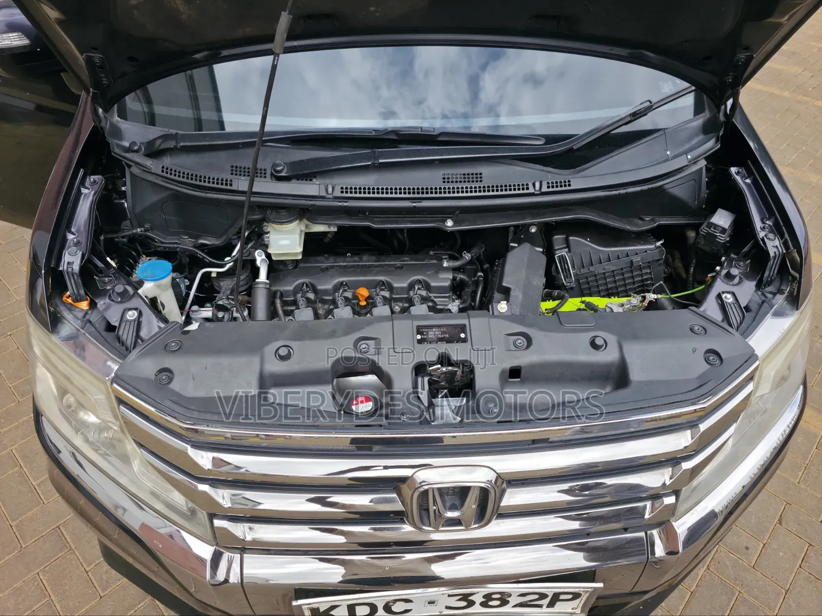 Honda Stepwgn 2014