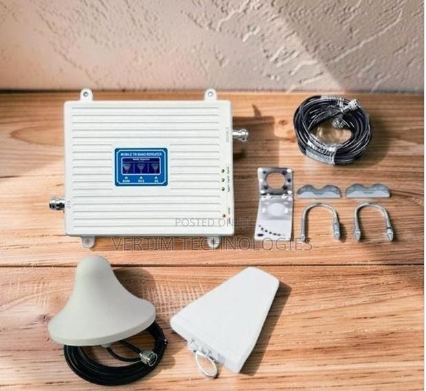 Plug and Play Tri Band GSM Mobile Cell Phone Networks Booster