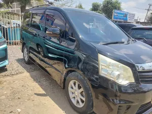 Toyota Noah 2012 Black
