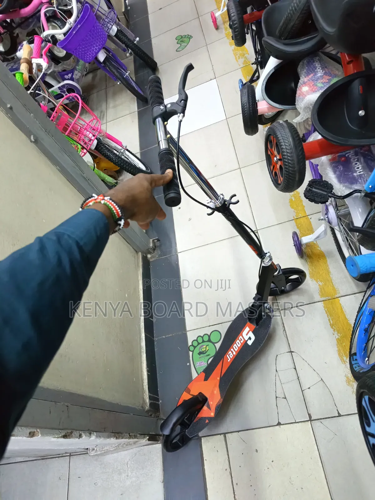 Scooter With Hand Break
