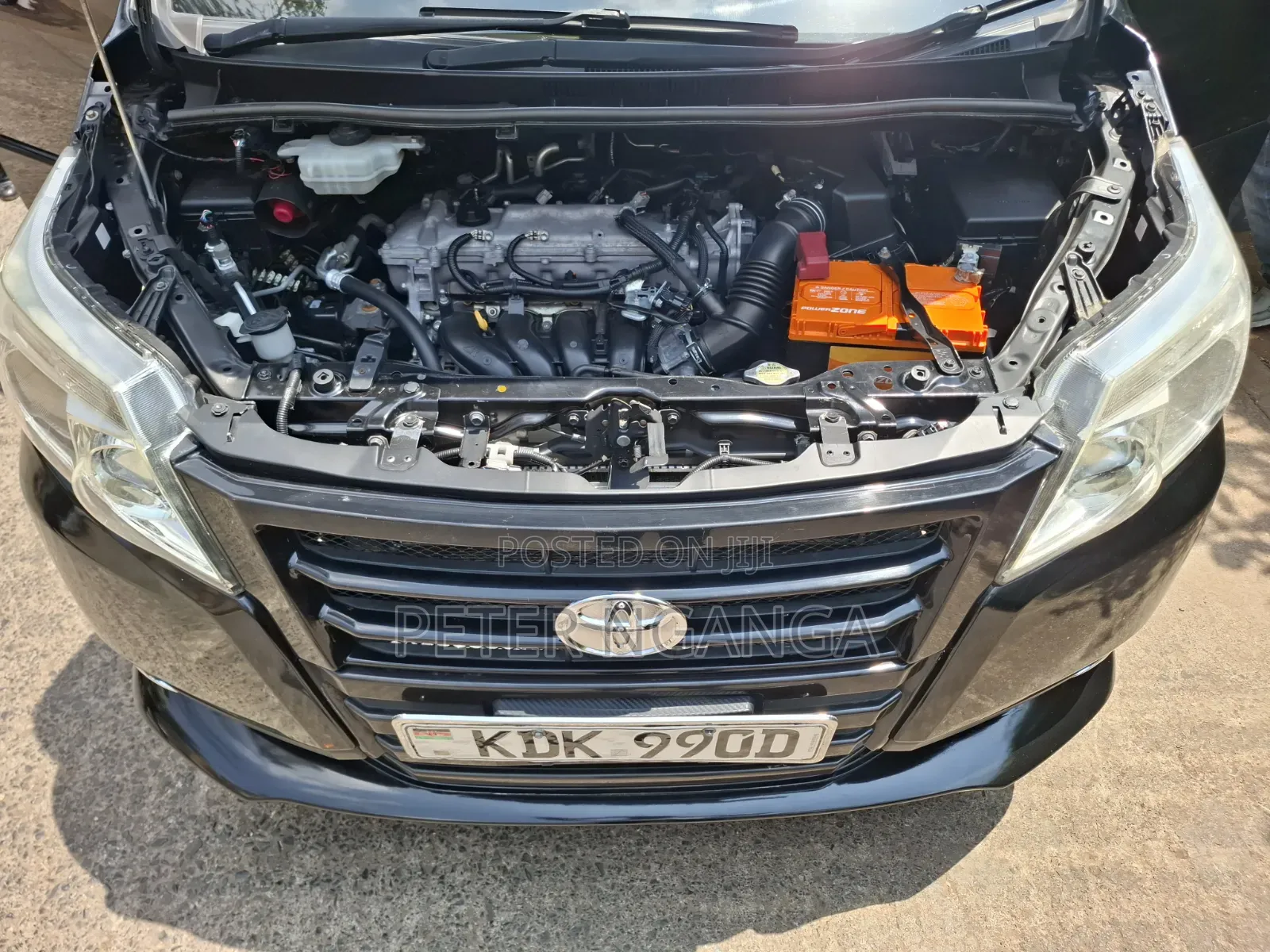 Toyota Noah 2.0 FWD (8 Seater) 2015 Black