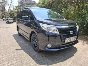 Toyota Noah 2.0 FWD (8 Seater) 2015 Black