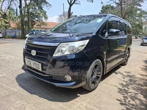Toyota Noah 2.0 FWD (8 Seater) 2015 Black