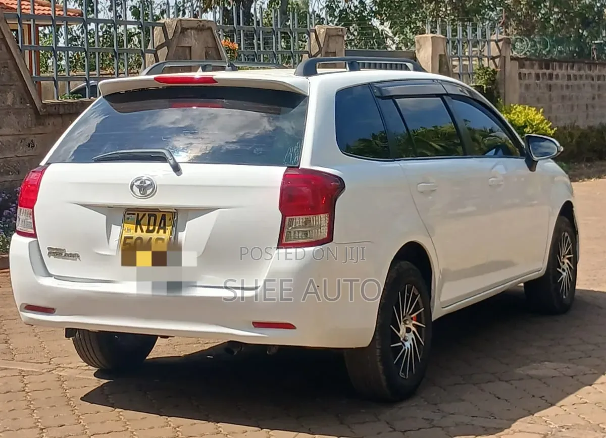Toyota Corolla 2013 White