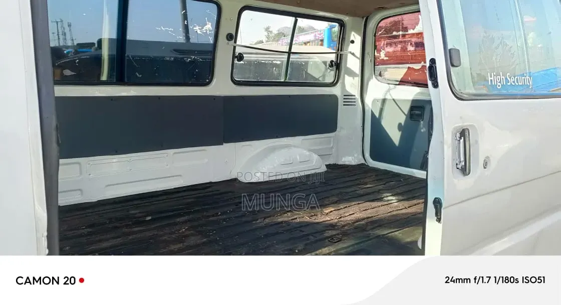 Nissan Vanette 2010 White