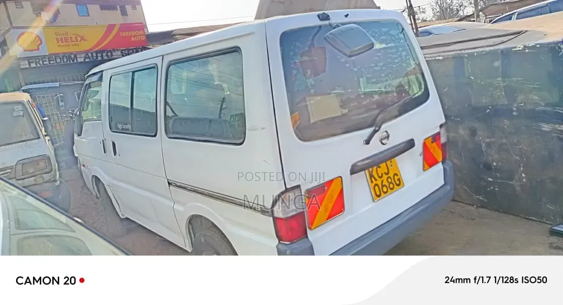 Nissan Vanette 2010 White