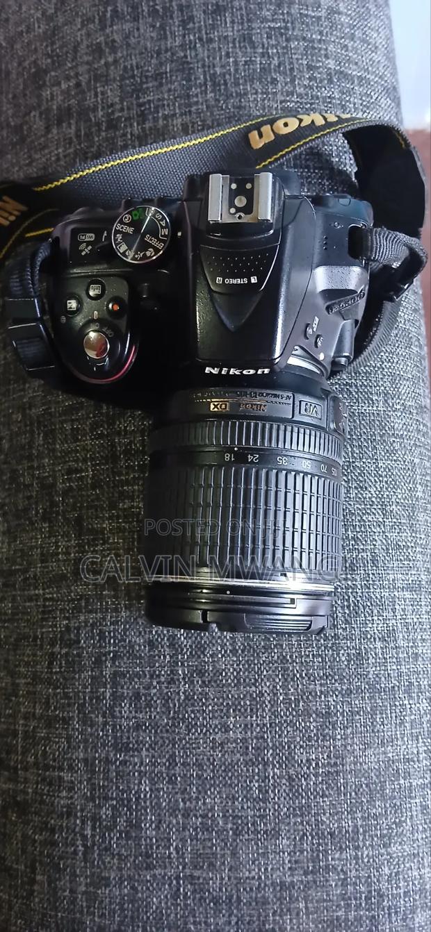 Nikon D5300 - main view