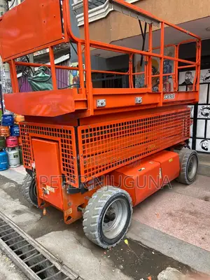 JLG 3369LE Scissor Lift Hire – Operator Included