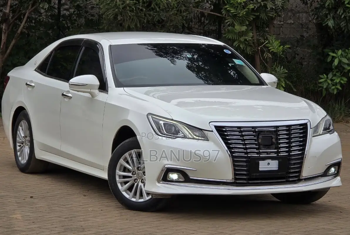Toyota Crown 2017 White
