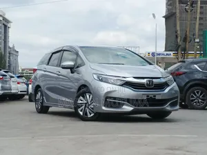 Honda Fit Shuttle 1.5 G 2WD 2019 Silver