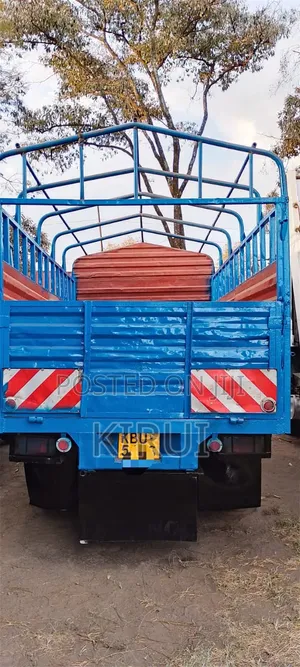 Mitsubishi Fuso 4D35 2005 Blue