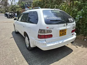 Toyota Corolla 2000 White