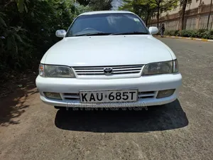 Toyota Corolla 2000 White
