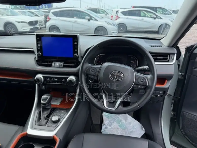 Toyota RAV4 Adventure 2021 Green