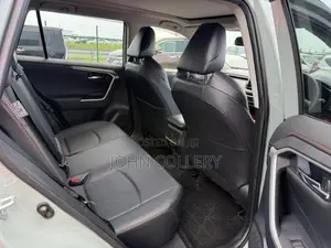 Toyota RAV4 Adventure 2021 Green