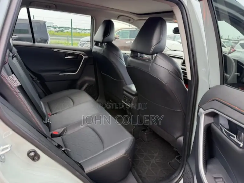 Toyota RAV4 Adventure 2021 Green