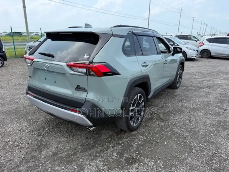 Toyota RAV4 Adventure 2021 Green