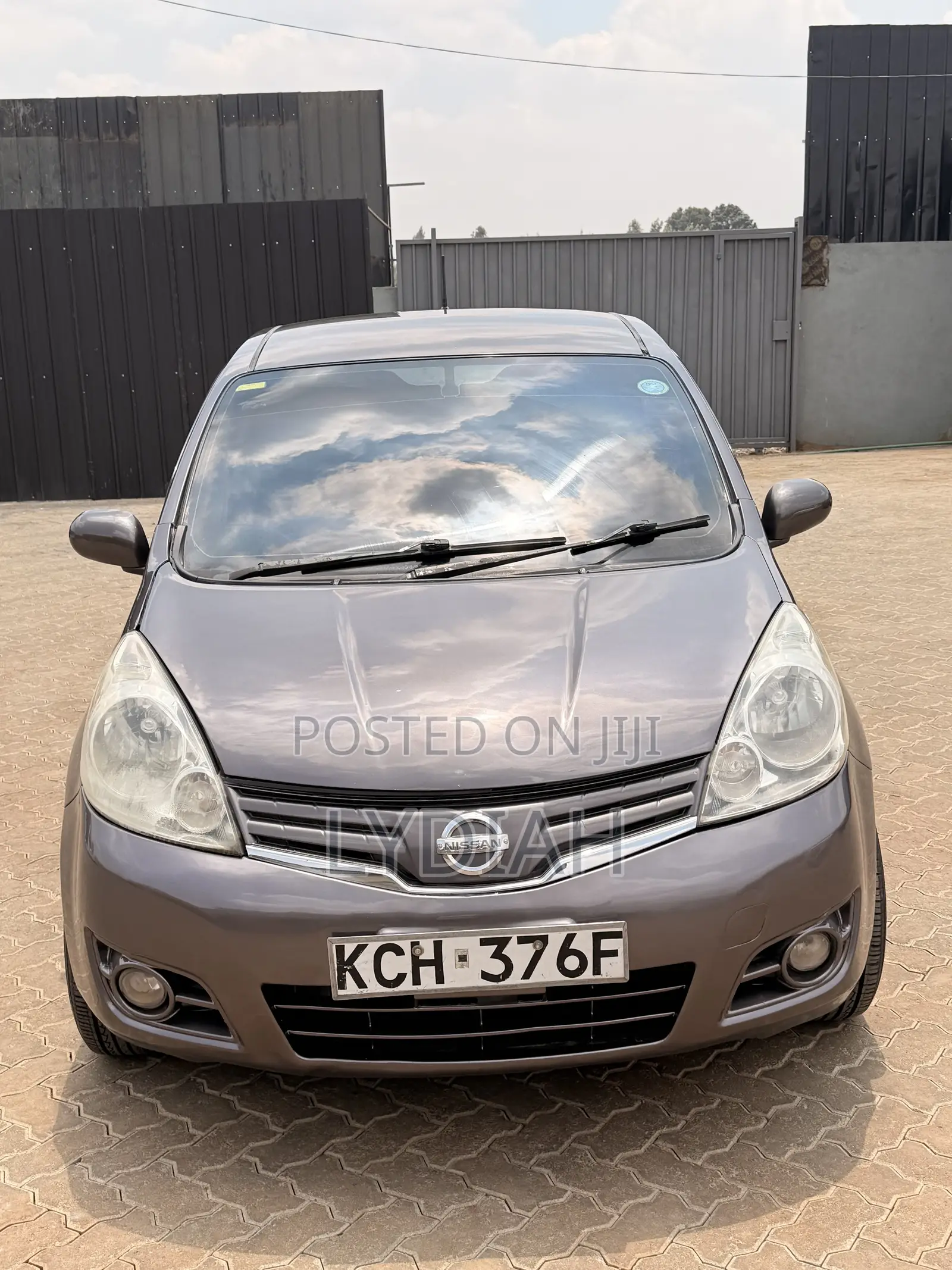 Nissan Note 2010 Purple