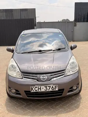 Nissan Note 2010 Purple