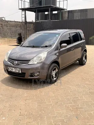 Nissan Note 2010 Purple