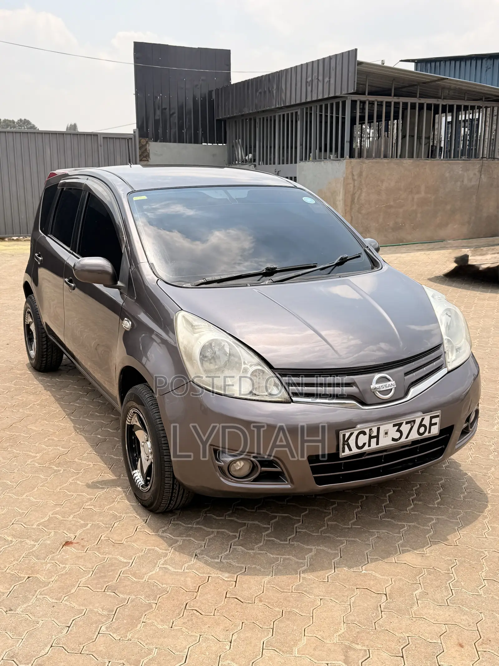 Nissan Note 2010 Purple