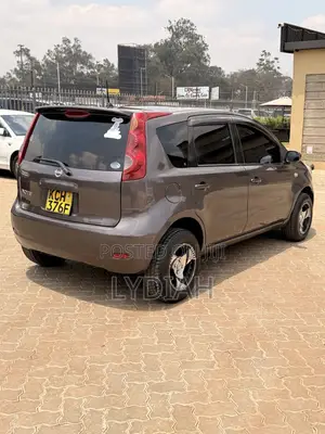 Nissan Note 2010 Purple